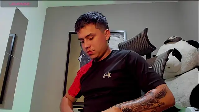 Snapshot of mattiwsmorris_ chatting on 25, 9, 2025 mattiwsmorris  online show from 25, 9, 2025