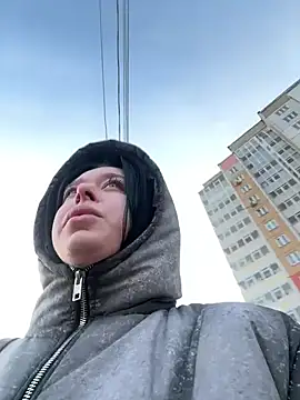 AlishaPrettyBlade online show from 5, 3, 2026