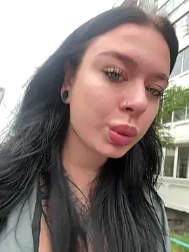 AlishaPrettyBlade online show from 7, 7, 2026