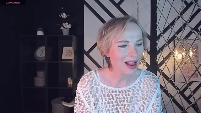 Sandra Kind online show from 9, 3, 2025