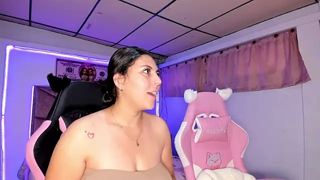 Snapshot of Cristal_Smith20 chatting on 10, 3, 2026 Cristal Smith20 online show from 10, 3, 2026