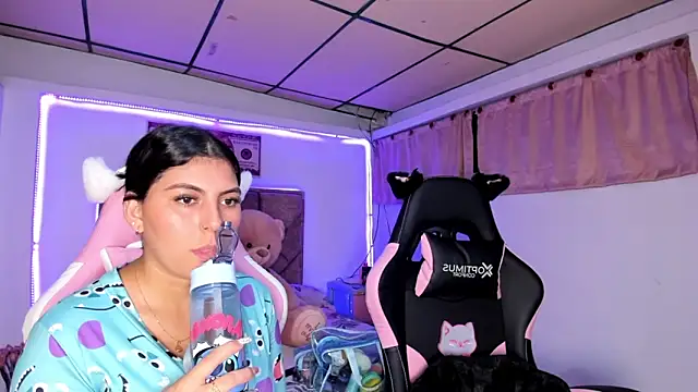 Snapshot of Cristal_Smith20 chatting on 13, 3, 2026 Cristal Smith20 online show from 13, 3, 2026