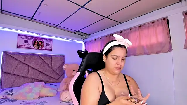 Snapshot of Cristal_Smith20 chatting on 15, 3, 2026 Cristal Smith20 online show from 15, 3, 2026