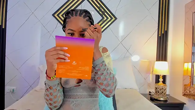 Snapshot of EmilyDiaaz chatting on 30, 10, 2025 EmilyDiaaz online show from 30, 10, 2025