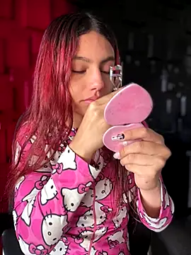 Snapshot of Emily-teen chatting on 4, 11, 2025 Emily-teen online show from 4, 11, 2025