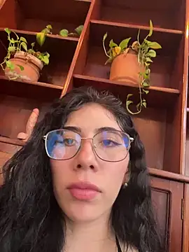 Snapshot of Alice_surprise chatting on 8, 3, 2025 Alice surprise online show from 8, 3, 2025