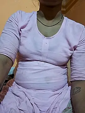 Snapshot of Sunita33 chatting on 19, 2, 2025 Sunita33 online show from 19, 2, 2025