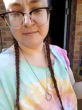 HTXBELLE online show from 27, 9, 2025