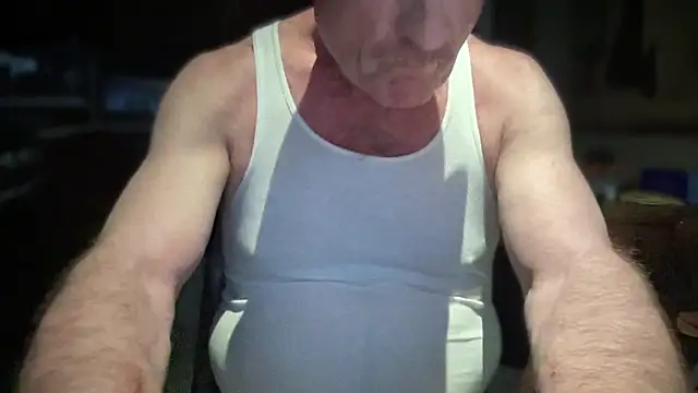 Snapshot of DominantDong chatting on 5, 3, 2025 DominantDong online show from 5, 3, 2025