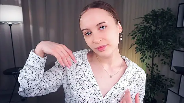 QuennaCoote online show from 14, 3, 2025