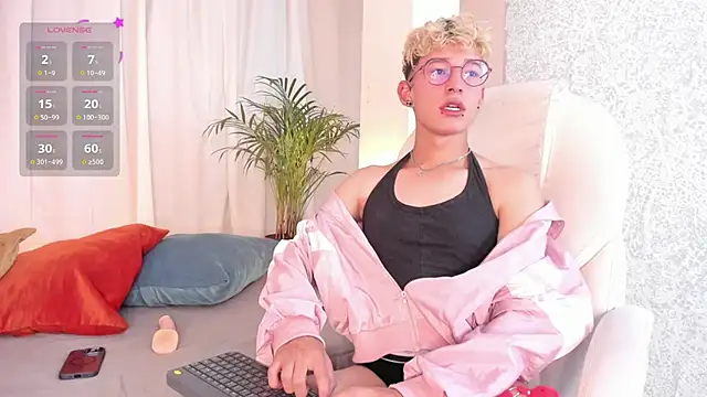 Snapshot of iiangel_ chatting on 21, 2, 2025 iiangel online show from 21, 2, 2025