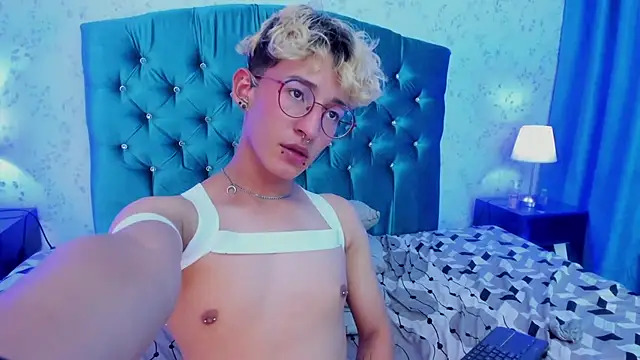 Snapshot of iiangel_ chatting on 4, 3, 2025 iiangel online show from 4, 3, 2025