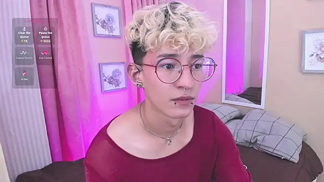 Snapshot of iiangel_ chatting on 5, 3, 2025 iiangel online show from 5, 3, 2025