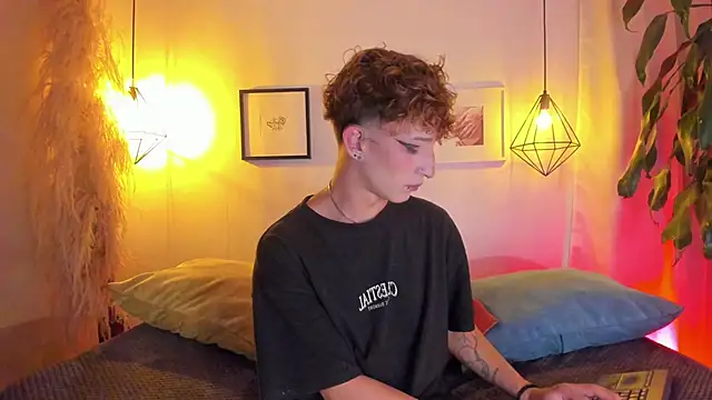 Snapshot of iiangel_ chatting on 10, 10, 2025 iiangel online show from 10, 10, 2025