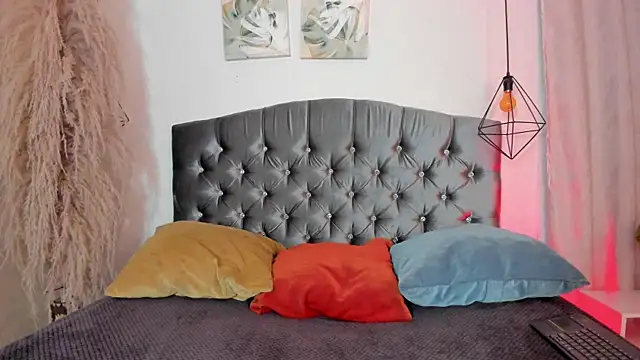 Snapshot of iiangel_ chatting on 24, 10, 2025 iiangel online show from 24, 10, 2025