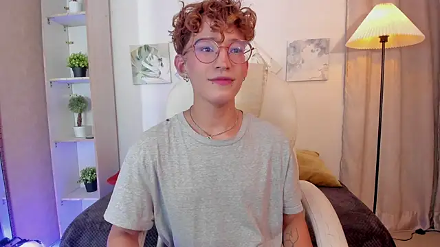 Snapshot of iiangel_ chatting on 2, 12, 2025 iiangel online show from 2, 12, 2025