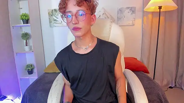 Snapshot of iiangel_ chatting on 4, 12, 2025 iiangel online show from 4, 12, 2025