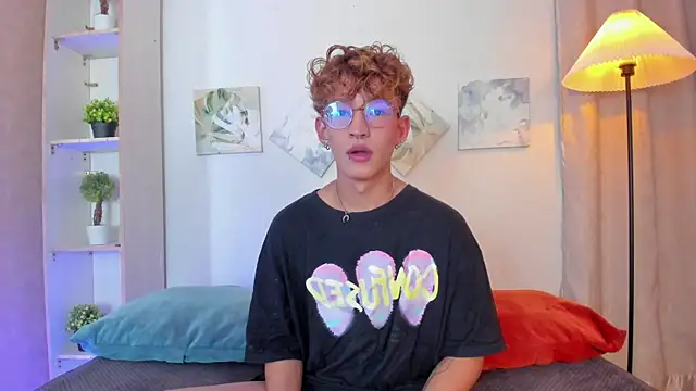 Snapshot of iiangel_ chatting on 5, 12, 2025 iiangel online show from 5, 12, 2025