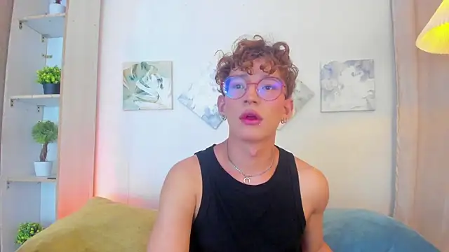 Snapshot of iiangel_ chatting on 19, 12, 2025 iiangel online show from 19, 12, 2025