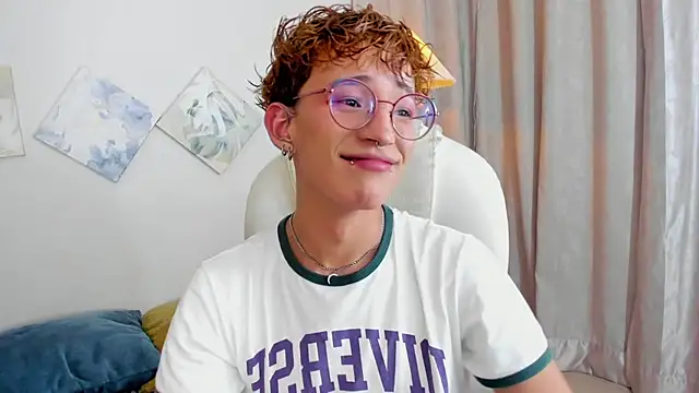 Snapshot of iiangel_ chatting on 4, 2, 2026 iiangel online show from 4, 2, 2026