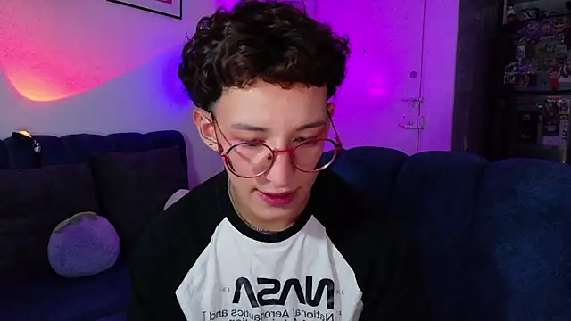 Snapshot of iiangel_ chatting on 16, 4, 2026 iiangel online show from 16, 4, 2026