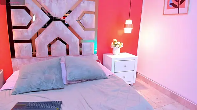 Zamira Taylor online show from 10, 10, 2025