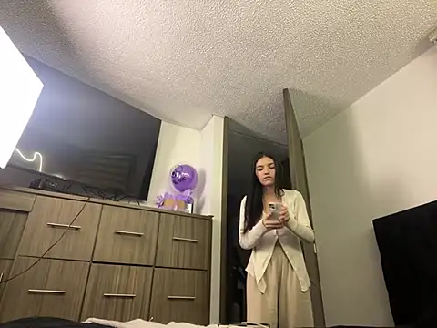 Snapshot of DesireLuxe chatting on 10, 3, 2025 DesireLuxe online show from 10, 3, 2025