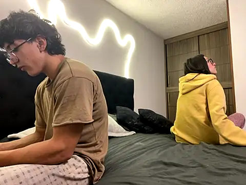 Snapshot of DesireLuxe chatting on 8, 10, 2025 DesireLuxe online show from 8, 10, 2025