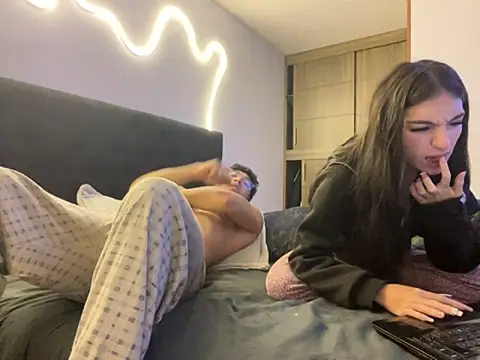 Snapshot of DesireLuxe chatting on 14, 10, 2025 DesireLuxe online show from 14, 10, 2025