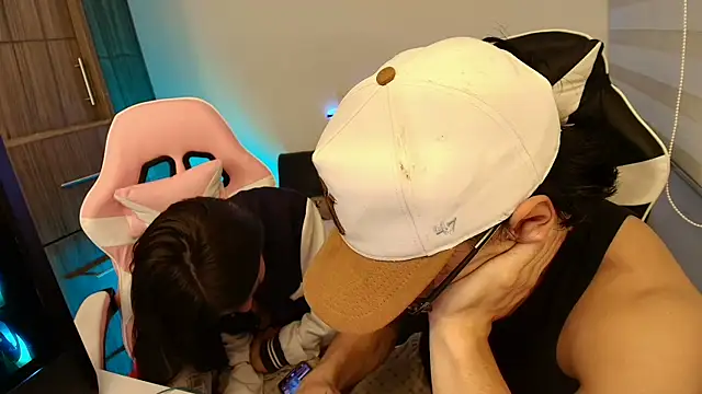 Snapshot of DesireLuxe chatting on 24, 10, 2025 DesireLuxe online show from 24, 10, 2025