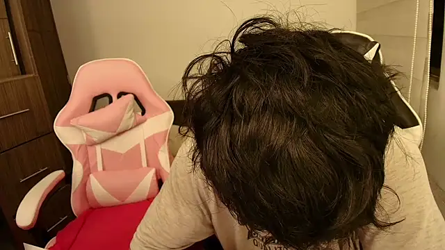 Snapshot of DesireLuxe chatting on 2, 11, 2025 DesireLuxe online show from 2, 11, 2025