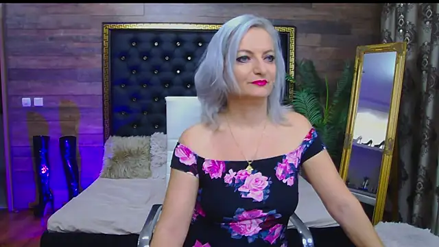 Snapshot of LadyTouch chatting on 1, 2, 2025 LadyTouch online show from 1, 2, 2025