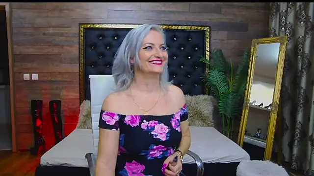 Snapshot of LadyTouch chatting on 1, 2, 2025 LadyTouch online show from 1, 2, 2025