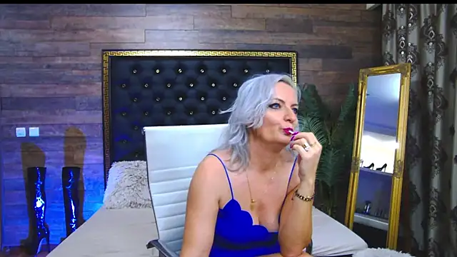 Snapshot of LadyTouch chatting on 8, 2, 2025 LadyTouch online show from 8, 2, 2025