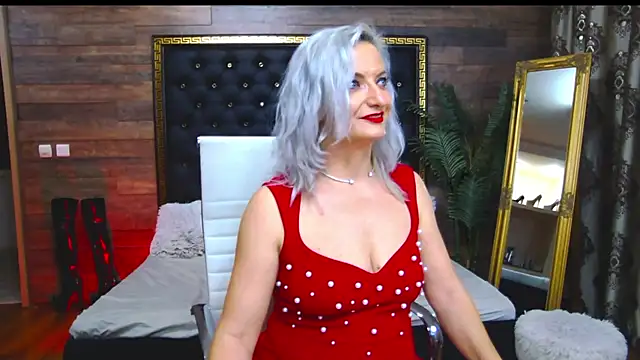 Snapshot of LadyTouch chatting on 1, 3, 2025 LadyTouch online show from 1, 3, 2025