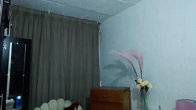 EngelCristaly online show from 4, 10, 2025