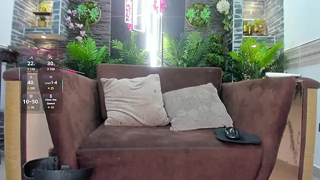 Theravenlux online show from 19, 10, 2025