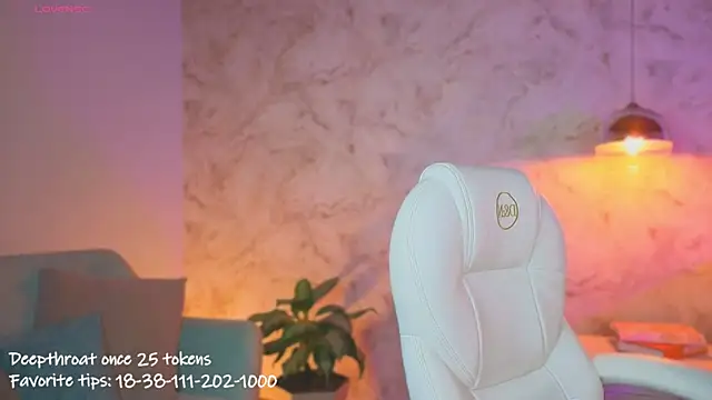 Leaa Cox online show from 25, 6, 2026