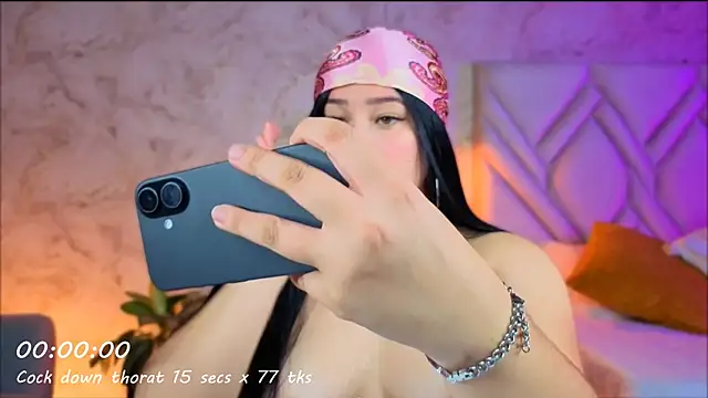 Leaa Cox online show from 8, 7, 2026
