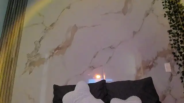 Snapshot of Little_Lau1 chatting on 1, 10, 2025 Little Lau1 online show from 1, 10, 2025