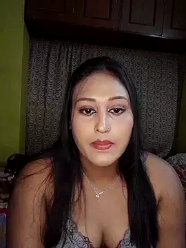 Snapshot of hotlovr chatting on 24, 2, 2025 hotlovr online show from 24, 2, 2025