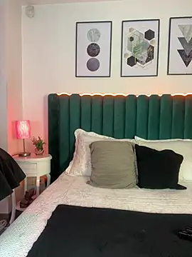 Tyla Ks online show from 10, 3, 2025