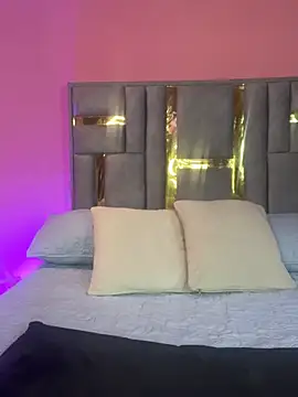 Tyla Ks online show from 12, 3, 2025