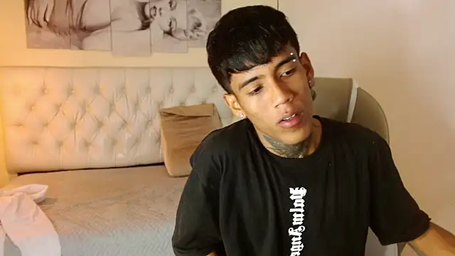 Snapshot of RyanKing19 chatting on 20, 2, 2025 RyanKing19 online show from 20, 2, 2025