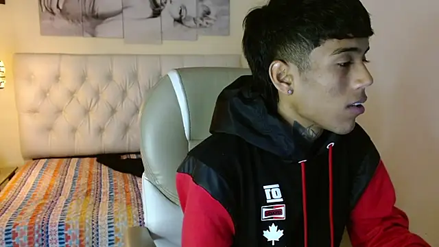 Snapshot of RyanKing19 chatting on 21, 2, 2025 RyanKing19 online show from 21, 2, 2025