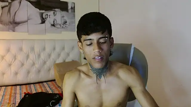 Snapshot of RyanKing19 chatting on 21, 2, 2025 RyanKing19 online show from 21, 2, 2025