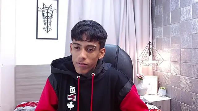 Snapshot of RyanKing19 chatting on 22, 2, 2025 RyanKing19 online show from 22, 2, 2025