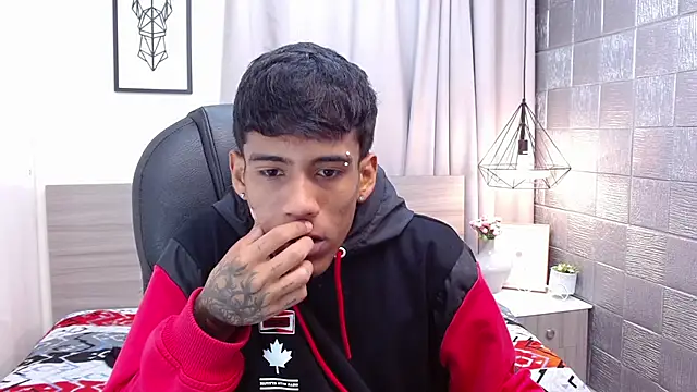 Snapshot of RyanKing19 chatting on 22, 2, 2025 RyanKing19 online show from 22, 2, 2025