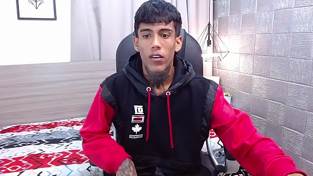 Snapshot of RyanKing19 chatting on 22, 2, 2025 RyanKing19 online show from 22, 2, 2025