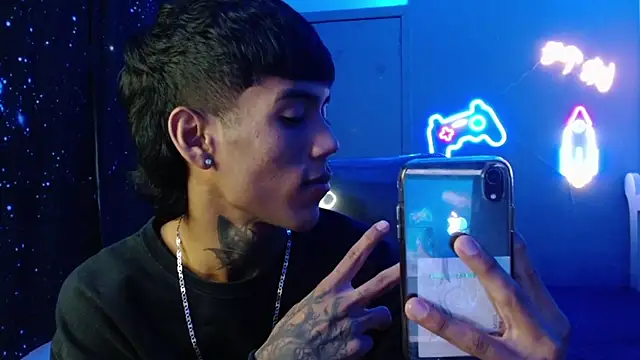 Snapshot of RyanKing19 chatting on 23, 2, 2025 RyanKing19 online show from 23, 2, 2025